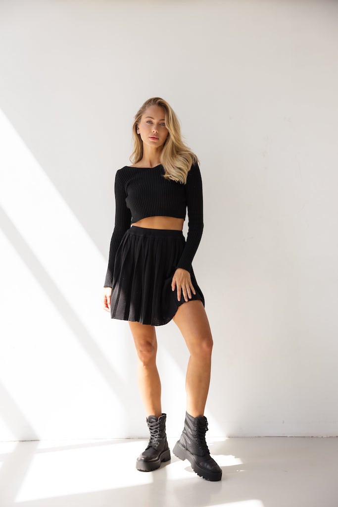Knitted Cropped Top with Long Sleeves