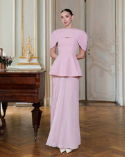 Elegante Dress with Chiffon Skirt and Cape