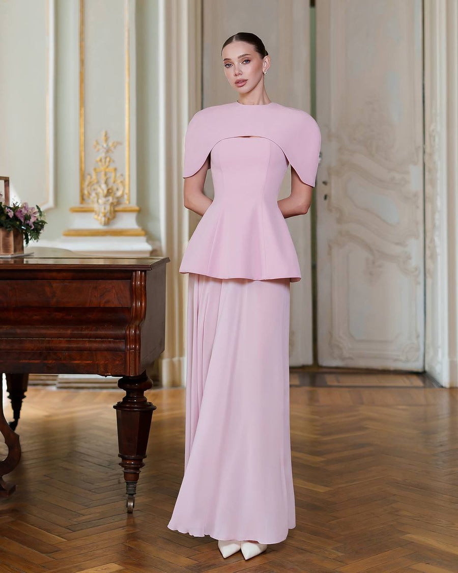Elegante Dress with Chiffon Skirt and Cape