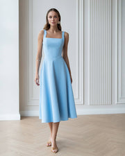 Sleeveless Elegante Midi Dress with Square Neck