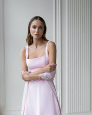 Sleeveless Elegante Midi Dress with Square Neck