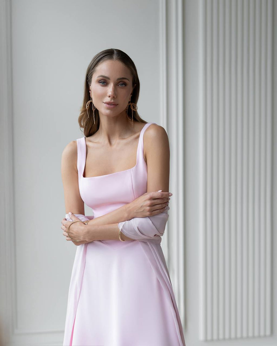 Sleeveless Elegante Midi Dress with Square Neck
