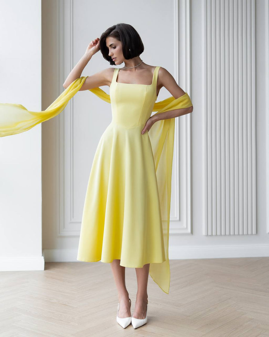 Sleeveless Elegante Midi Dress with Square Neck