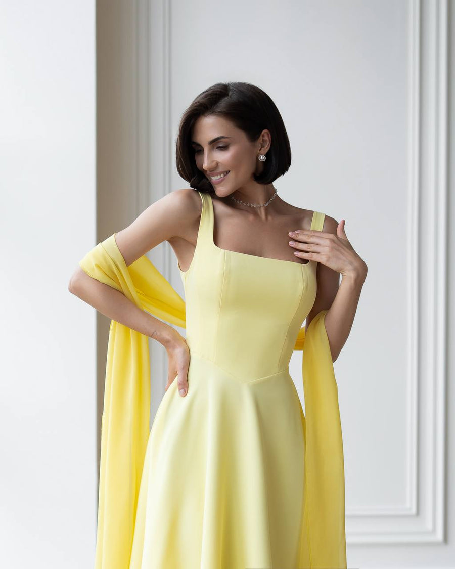 Sleeveless Elegante Midi Dress with Square Neck