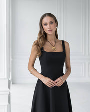 Sleeveless Elegante Midi Dress with Square Neck
