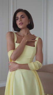 Sleeveless Elegante Midi Dress with Square Neck
