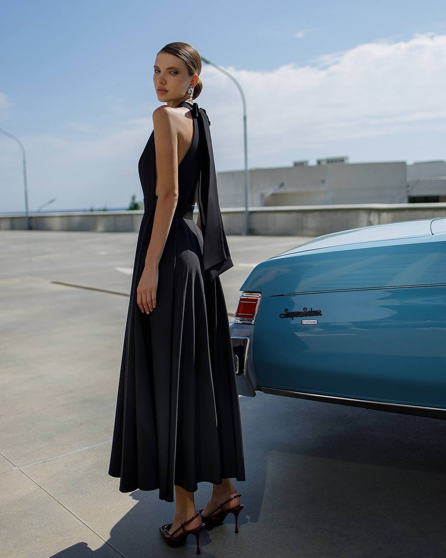 Elegant Halterneck Midi Dress
