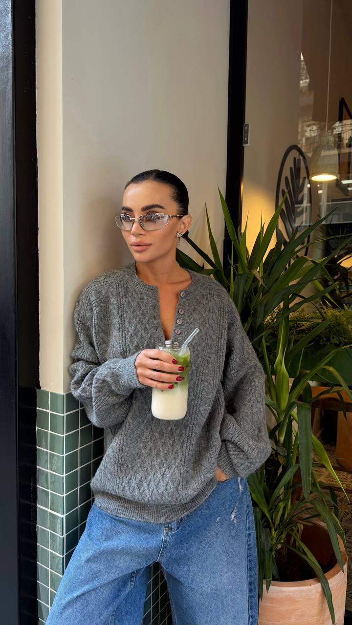 Relaxed Fit Cable-Knit Sweater