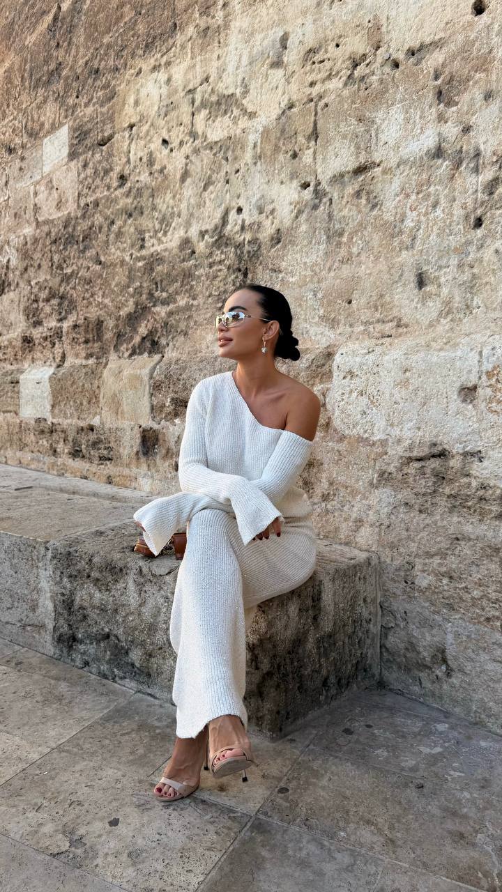 Open Shoulder Knitted Maxi Dress