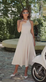 Elegantes Midikleid mit Schleife