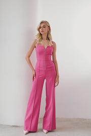 Rosa Jumpsuit mit Trägern